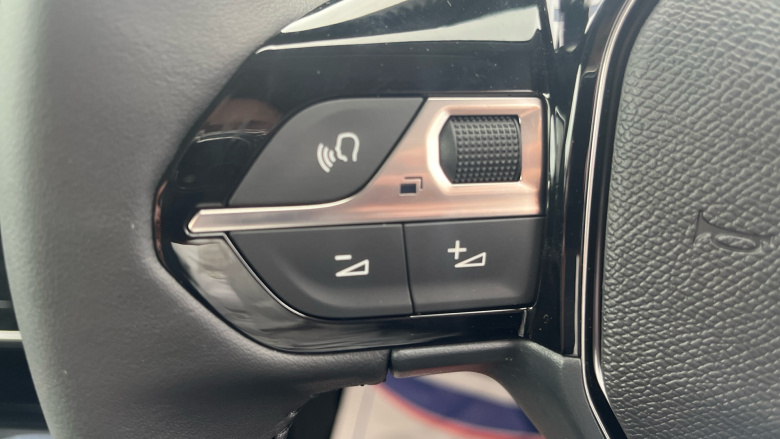 Peugeot 208 1.2 PureTech 100 Allure 5dr Petrol Hatchback